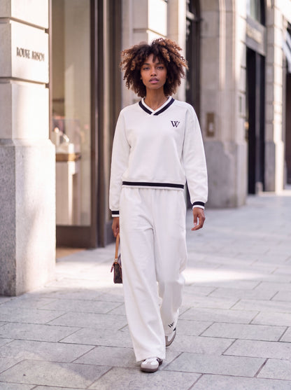V-Neck Contrast Collar Boxy Sweatshirt