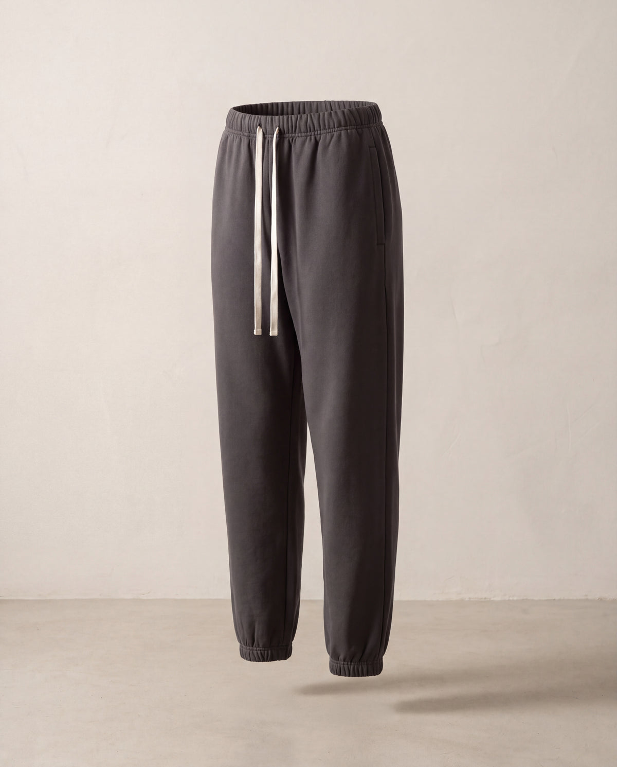 100% cotton Heavyweight Sweatpants -Fabric Weight: 530 gsm (15.6 oz)-Thick
